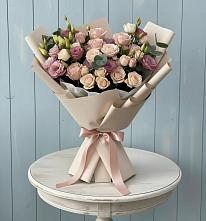 Букет цветов из:  Розы и Лизиантусы в поселок Сургут