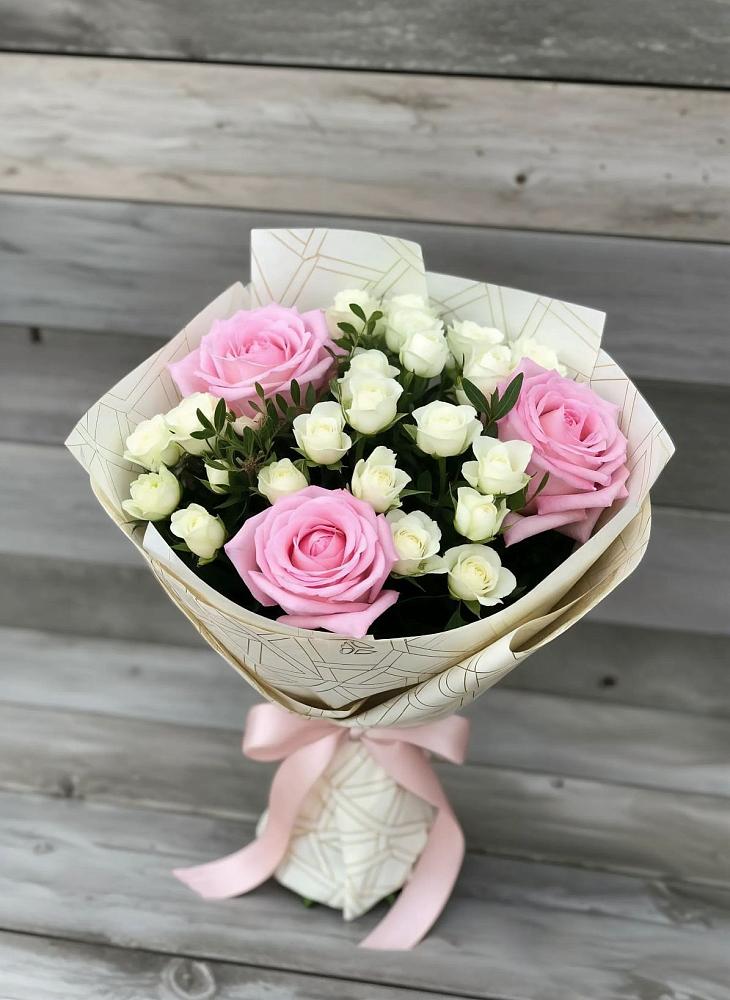 Букет цветов из: Розы в поселок Сургут