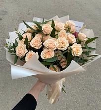 Букет Кремовые розы Латте в поселок Сургут
