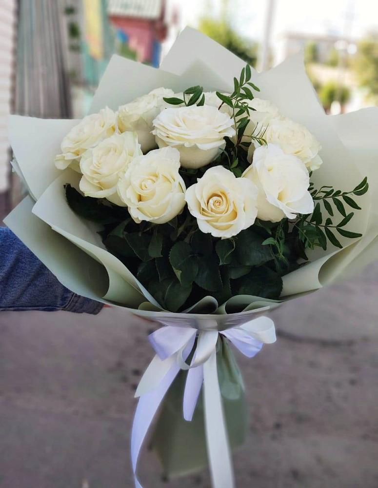 Букет Белые розы Проуд в поселок Сургут
