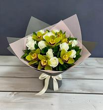 Букет цветов из:  Орхидеи и Розы в поселок Сургут