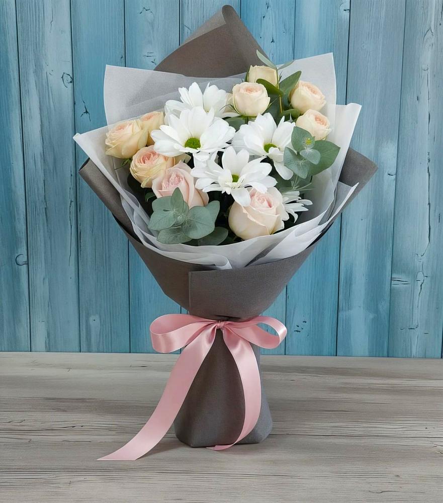 Букет цветов из: Хризантемы и Розы в поселок Сургут