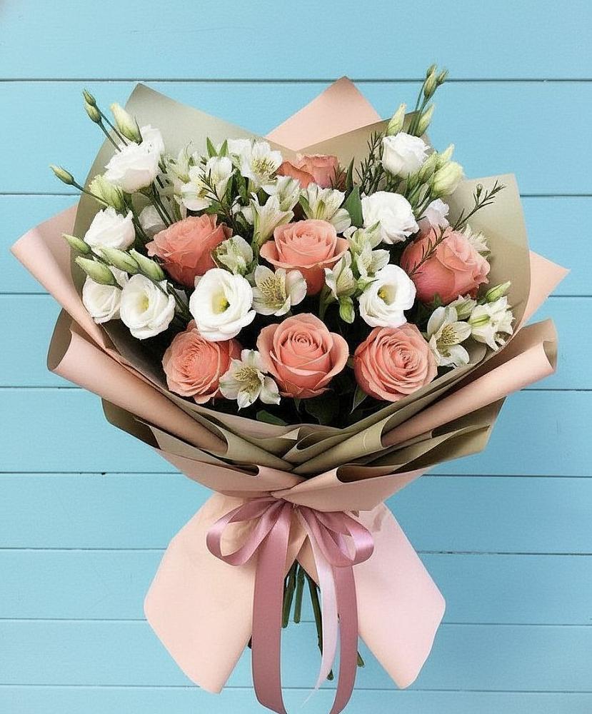 Букет цветов из: Розы, Альстромерии и Лизиантусы в поселок Сургут