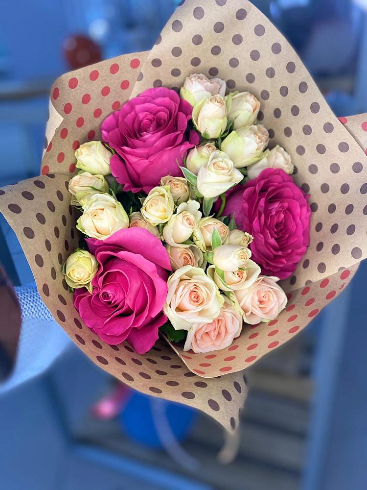 Букет цветов из: Розы в поселок Сургут