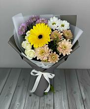 Букет цветов из:  Розы, Герберы и Хризантемы в поселок Сургут