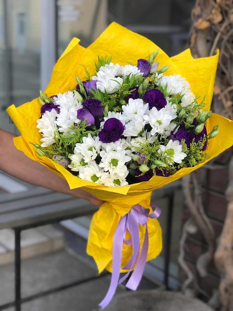 Букет цветов из: Ирисы, Хризантемы и Ромашки в поселок Сургут