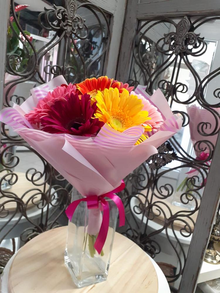 Букет цветов из: Герберы в поселок Сургут