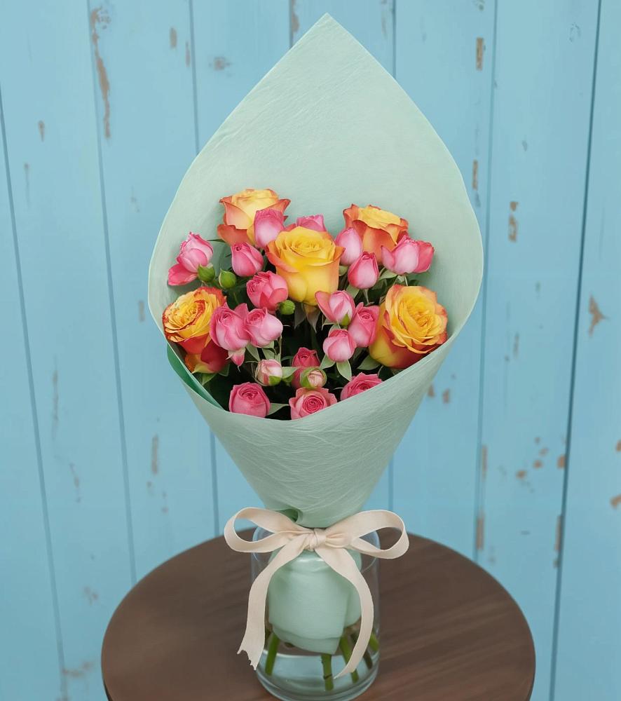 Букет цветов из: Розы в поселок Сургут