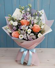 Букет цветов из:  Лизиантусы, Розы, Альстромерии и Гипсофила в поселок Сургут