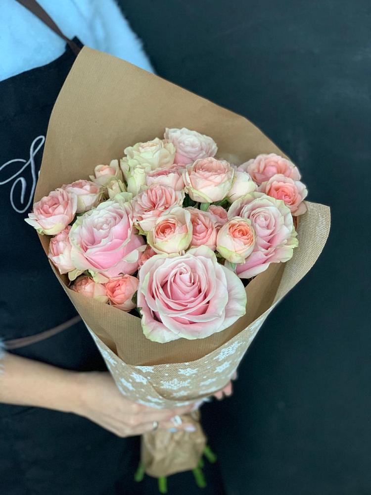 Букет цветов из: Хризантемы и Розы в поселок Сургут