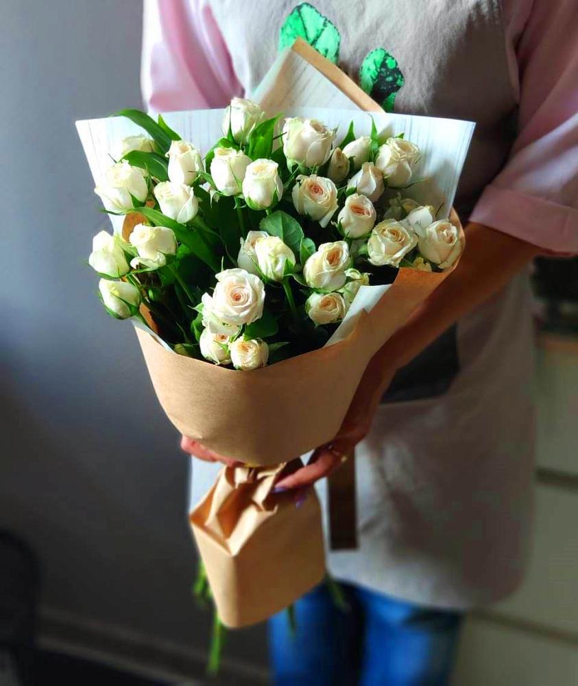 Букет цветов из: Розы в поселок Сургут