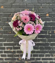 Букет цветов из:  Герберы и Хризантемы в поселок Сургут