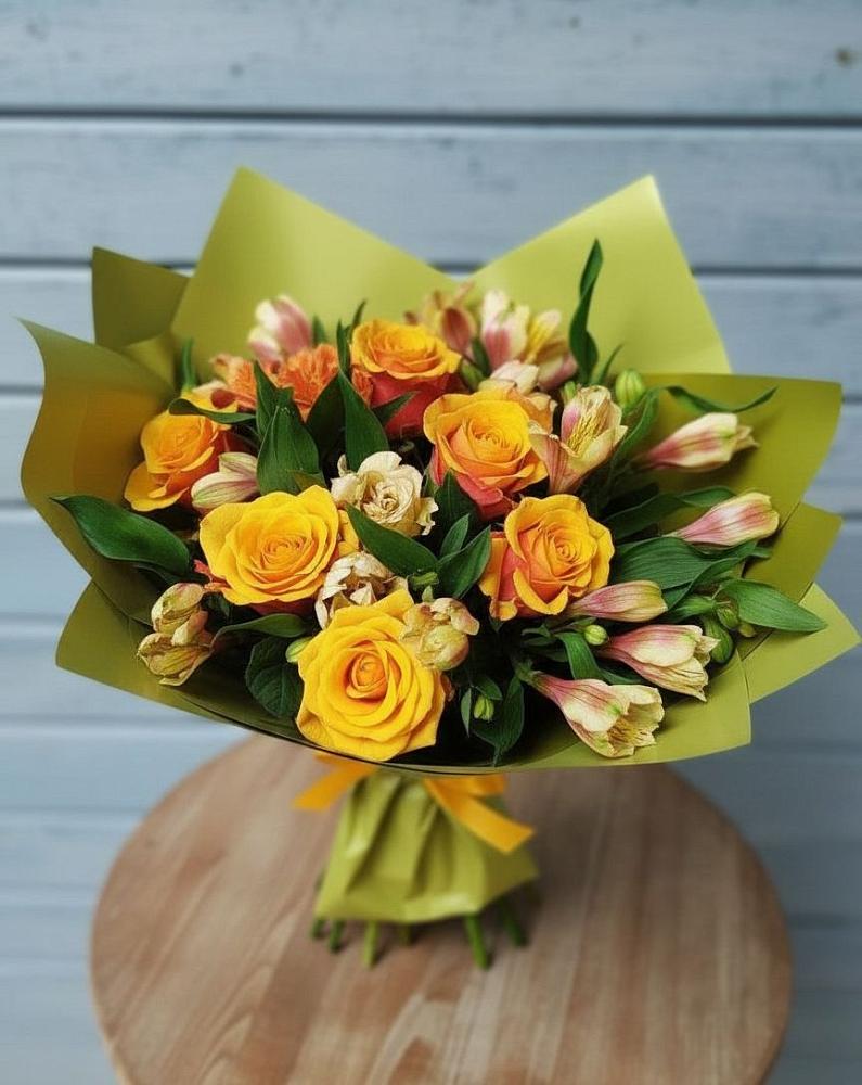 Букет цветов из: Альстромерии и Розы в поселок Сургут