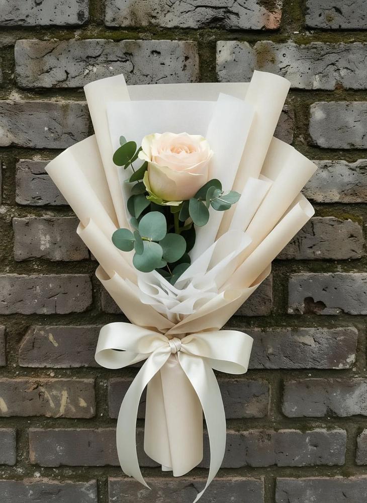 Букет цветов из: Розы в поселок Сургут