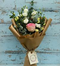 Букет цветов из:  Розы и Лизиантусы в поселок Сургут