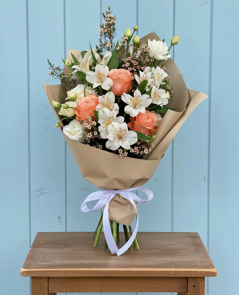 Букет цветов из: Альстромерии, Лизиантусы, Розы и Хризантемы в поселок Сургут