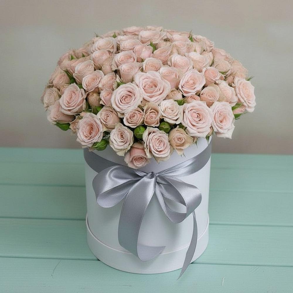 Цветочная композиция из Розы в шляпной коробке в поселок Сургут